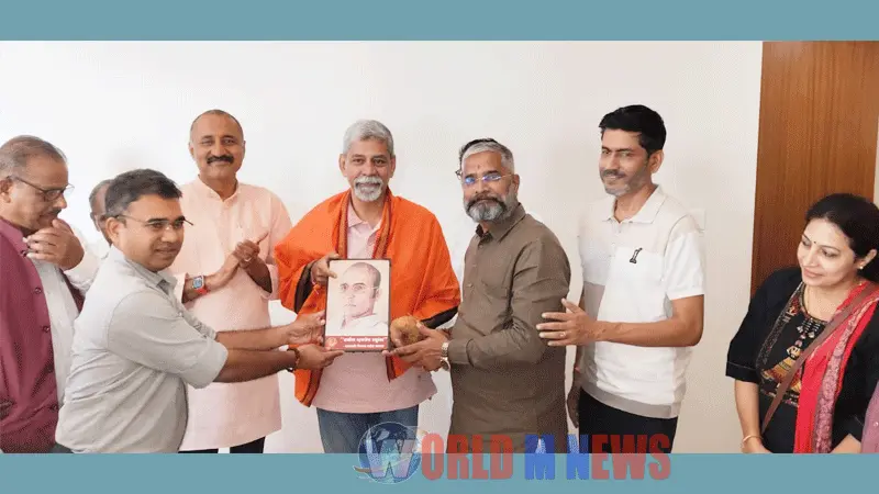 പൂനെ വീരസവർക്കർ മണ്ഡലിൻ്റെ അധ്യക്ഷനായി വിജയ് കർത്ത ചുമതലയേറ്റു