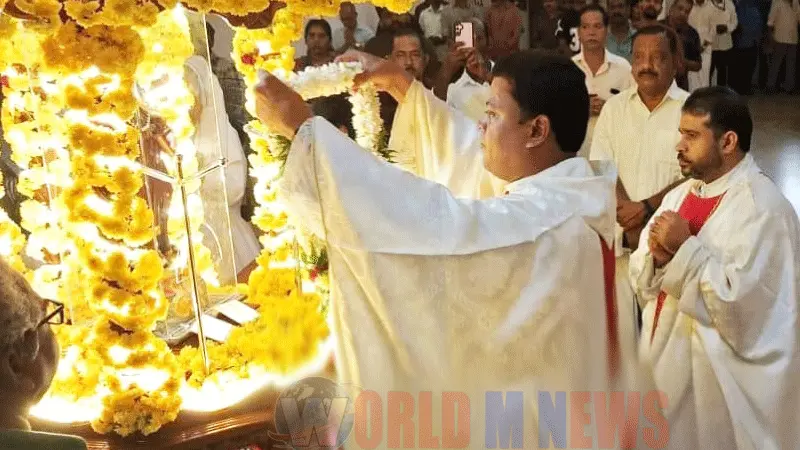 മാഹി ബസിലിക്കയിൽ വിശുദ്ധ അമ്മ ത്രേസ്യയുടെ തിരുനാൾ മൂന്നാം ദിനം.
