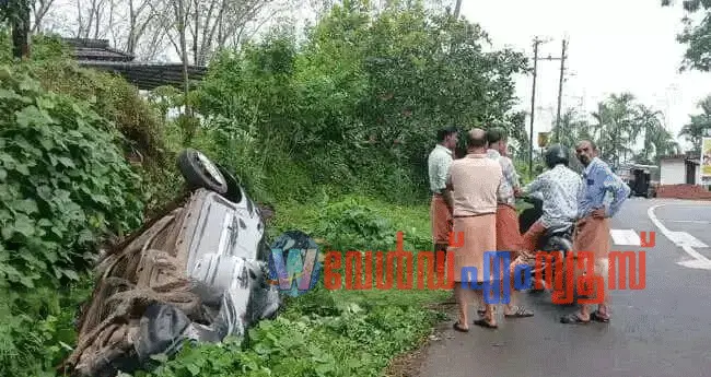 ആത്മഹത്യയ്ക്ക് ശ്രമിച്ച സഹോദരിയെ ആശുപത്രിയിലെത്തിക്കാൻ ശ്രമിക്കുന്നതിനിടയിൽ വാഹനാപകടം: നേഴ്സിംഗ് വിദ്യാർത്ഥിനി മരിച്ചു