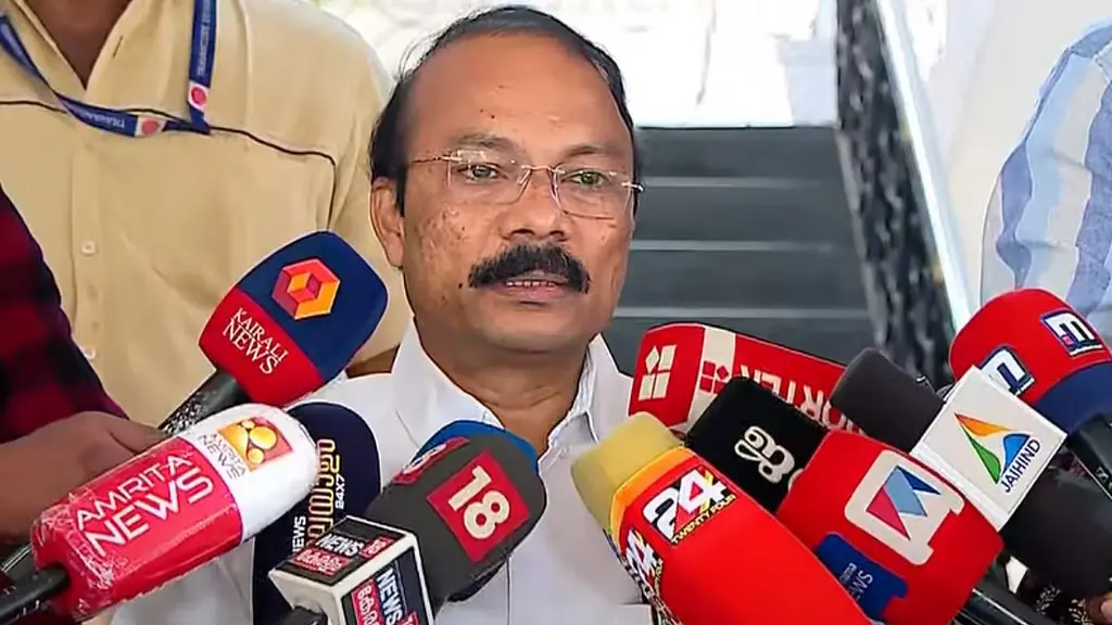 "ഭഗവാന്റെ ഒരു തരി പൊന്നെങ്കിലും മോഷ്ടിച്ചുകൊണ്ട് പോയിട്ടുണ്ടെങ്കിൽ തിരികെ വരുക തന്നെ ചെയ്യും":പി എസ് പ്രശാന്ത്