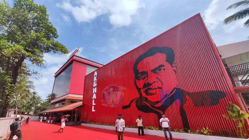 "കേരളത്തെ വർഗ്ഗീയവത്കരിക്കാൻ ശ്രമിക്കുന്ന,ബിജെപിക്ക് നൽകുന്ന ഓരോ വോട്ടും കേരളത്തനിമയെ തകർക്കും "