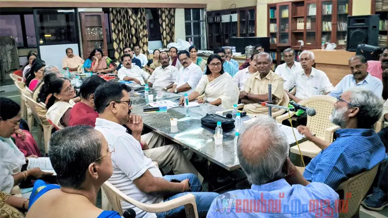 ശ്രീനാരായണഗുരു മതത്തിന്റെതല്ല, മാനവികതയുടെ വക്താവാണ് ": എം. സി.ദിനകരൻ