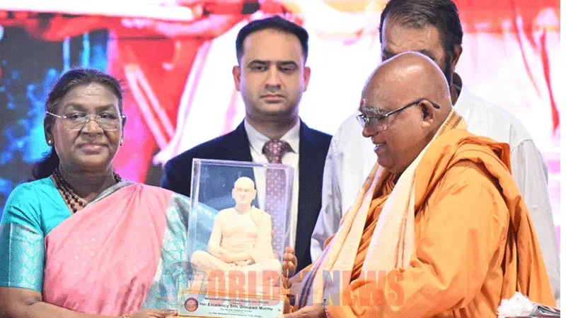 "ഗുരുവിൻ്റെ ജീവിതാനുഭവങ്ങൾ മാനവിക മൂല്യങ്ങളിൽ വിശ്വസിക്കാൻ തലമുറകളെ പ്രചോദിപ്പിച്ചു": രാഷ്ട്രപതി