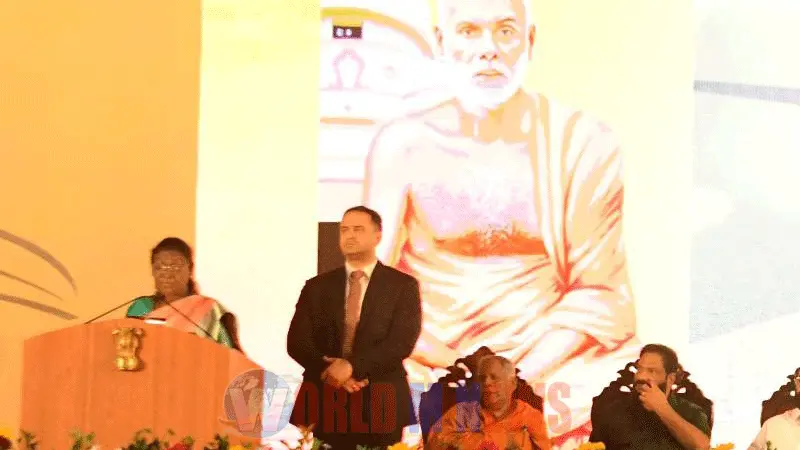 "ഗുരുവിൻ്റെ ജീവിതാനുഭവങ്ങൾ മാനവിക മൂല്യങ്ങളിൽ വിശ്വസിക്കാൻ തലമുറകളെ പ്രചോദിപ്പിച്ചു": രാഷ്ട്രപതി