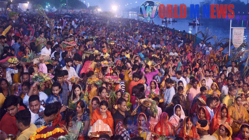 Chhath Puja Festivities Conclude; CM Rekha Gupta Joins Celebrations At Delhi’s Yamuna Ghat