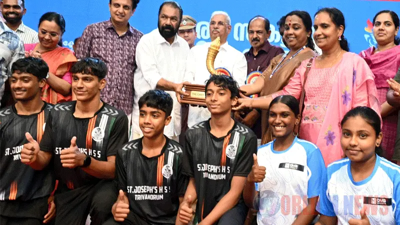 പ്രഥമ ചീഫ് മിനിസ്റ്റഴ്സ് ഗോൾഡൻ ട്രോഫി തിരുവനന്തപുരം ജില്ലയ്ക്ക് : 67 -ാ മത് സംസ്ഥാന സ്കൂൾ കായിക മേളയ്ക്ക് കൊടിയിറങ്ങി