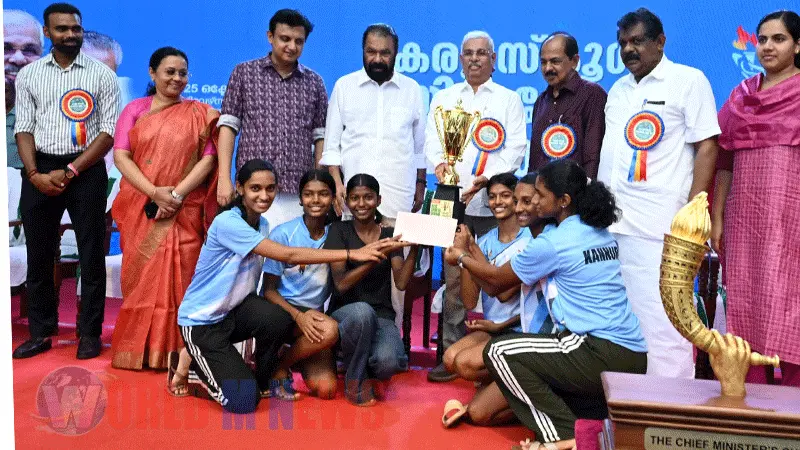 പ്രഥമ ചീഫ് മിനിസ്റ്റഴ്സ് ഗോൾഡൻ ട്രോഫി തിരുവനന്തപുരം ജില്ലയ്ക്ക് : 67 -ാ മത് സംസ്ഥാന സ്കൂൾ കായിക മേളയ്ക്ക് കൊടിയിറങ്ങി