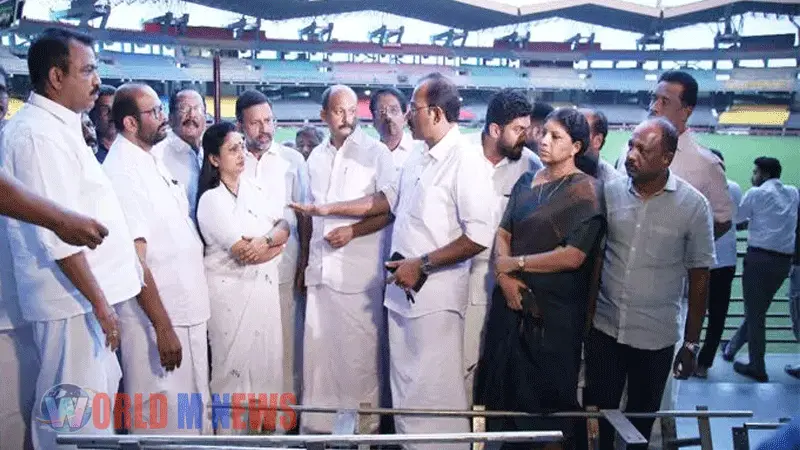   "വിവാദ സ്പോണ്‍സര്‍ക്ക് പിന്നില്‍ പ്രവര്‍ത്തിച്ച കായിക മന്ത്രിയുടെ റോള്‍ എന്താണ്? മെസി വന്നാല്‍ മന്ത്രിക്ക് എത്ര പണം ലഭിക്കും ? " : ചോദ്യങ്ങളുമായി  മുഹമ്മദ് ഷിയാസ്