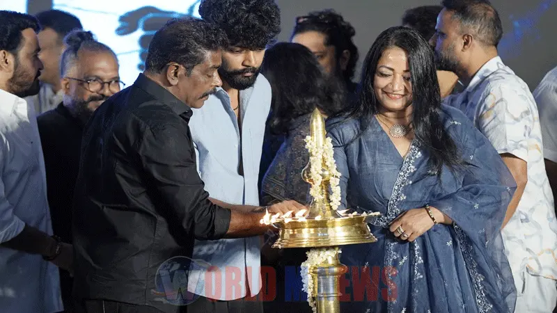 മോഹൻലാലിൻ്റെ മകൾ വിസ്മയയും സിനിമയിലേയ്ക്ക് :പൂജാ ചടങ് ആഘോഷമാക്കി കുടുംബം
