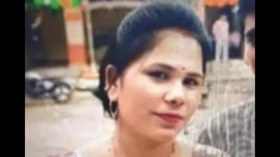 സ്കൂളിൽ വൈകി എത്തിയതിന് ശിക്ഷയായി ബാഗ് ചുമന്ന് 100 'സിറ്റ്-അപ്പ് !:13 കാരി മരണപ്പെട്ടു