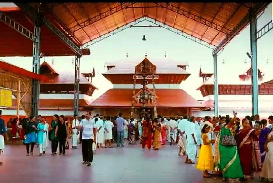 ഗുരുവായൂർ ദർശനം : ക്യൂ സംവിധാനം പരിഷ്കരിക്കണമെന്നും ദർശന സമയം കൂട്ടുന്നത് ആലോചിക്കണമെന്നും ഹൈക്കോടതി