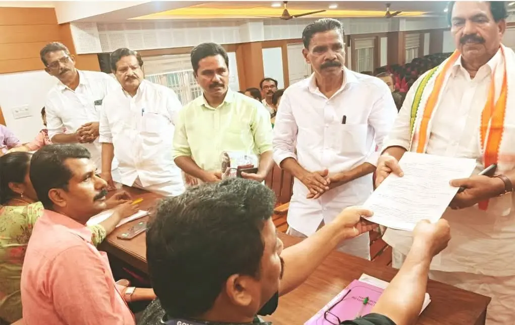 തദ്ദേശ തെരഞ്ഞെടുപ്പ് :സിപിഎം കോട്ടയിൽ മത്സരിക്കാൻ മമ്പറത്തിൻ്റെ പോരാളിദിവാകരൻ