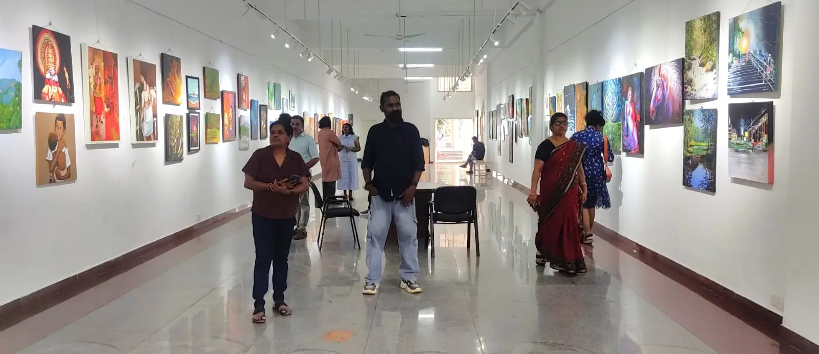 കാൻവാസ് & ക്രിയേറ്റീവ് ആർട്ട് ഐക്കൺൻ്റെ ആഭിമുഖ്യത്തിലുള്ള ഗ്രൂപ്പ് ആർട്ട് എക്സിബിഷൻ ബാംഗ്ലൂരിൽ