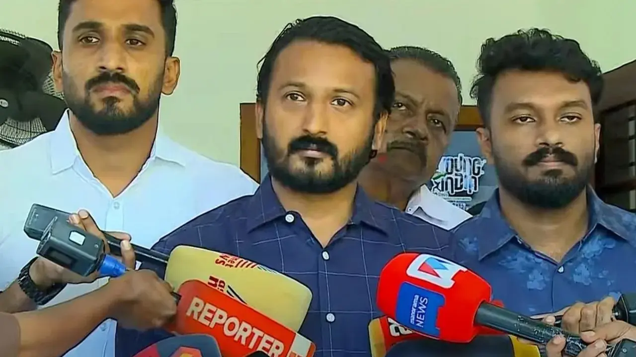 "ഭീഷണിപ്പെടുത്തി ഗർഭച്ഛിദ്രം നടത്തി": രാഹുൽ മാങ്കൂട്ടത്തിൽ എംഎൽഎയ്ക്കെതിരെ യുവതി