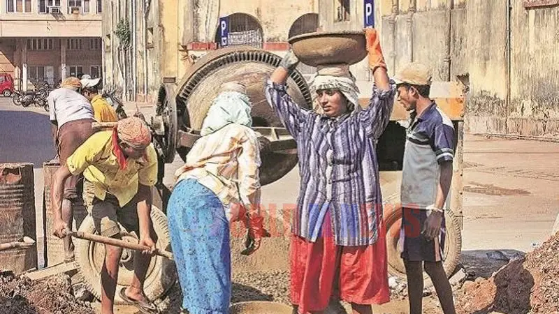 ആഴ്ചയില് 48 മണിക്കൂര് ജോലി, 5 രൂപയ്ക്ക് ഭക്ഷണവും കുടിവെള്ളവും: ഡല്ഹി സര്ക്കാറിൻ്റെ പുതിയ പദ്ധതി