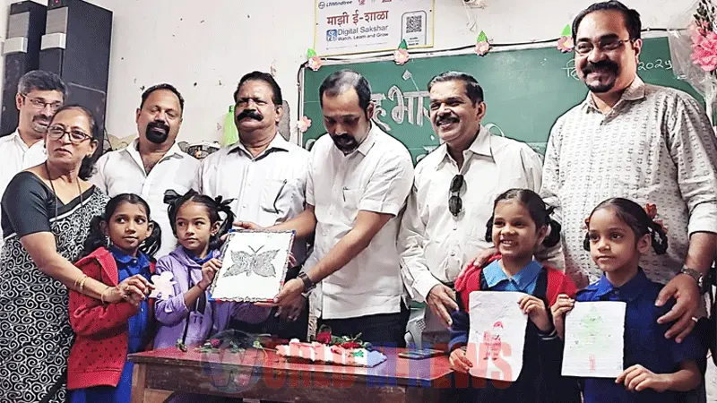 KCAഡോമ്പിവിലി യൂണിറ്റ്, സ്കൂളുകളിൽ ക്രിസ്തുമസ് കേക്ക് വിതരണം നടത്തി.
