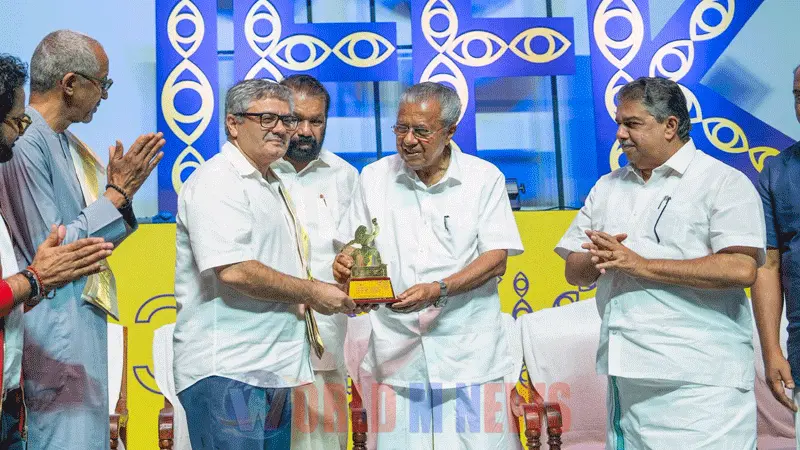 30-ാമത് കേരള രാജ്യാന്തര ചലച്ചിത്ര മേളയ്ക്ക് സമാപനം : 'രജതചകോരം' ബിഫോര് ദി ബോഡിയുടെ സംവിധായകര്ക്ക് ; 'സുവര്ണ ചകോരം',ടു സീസണ്സ് ടു സ്ട്രെയിഞ്ചേഴ്സിന് .