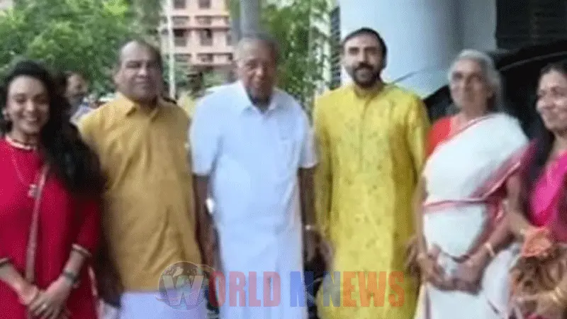 മുഖ്യമന്ത്രിക്കൊപ്പം സ്വര്ണക്കൊള്ളക്കേസ് പ്രതി ഉണ്ണിക്കൃഷ്ണന് പങ്കെടുക്കുന്ന ദൃശ്യങ്ങള് പുറത്ത്