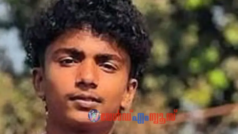ഓടിക്കൊണ്ടിരുന്ന ട്രെയിനില് നിന്നും തെറിച്ചുവീണ് 18 കാരന് ദാരുണാന്ത്യം