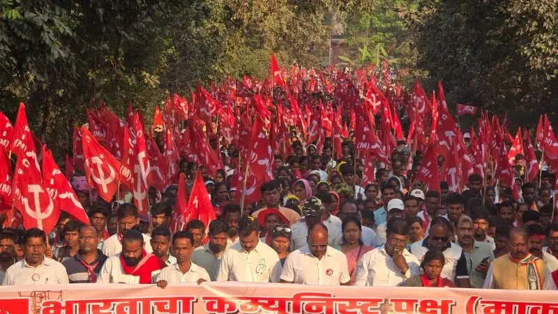 ആദിവാസി, കർഷക ആവശ്യങ്ങൾ ഉന്നയിച്ച് പാൽഘറിൽ സിപിഎമ്മിൻ്റെ ലോംഗ് മാർച്ച്