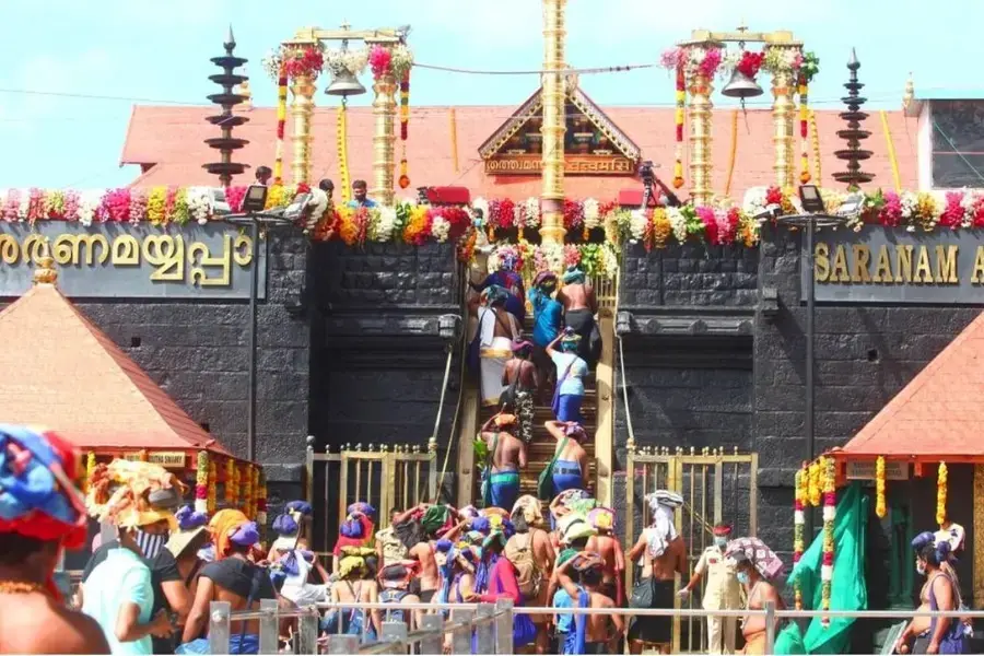 ശബരിമലയിൽ കുംഭമാസ പൂജ; വെർച്വൽ ക്യൂ ബുക്കിങ് തുടരുന്നു