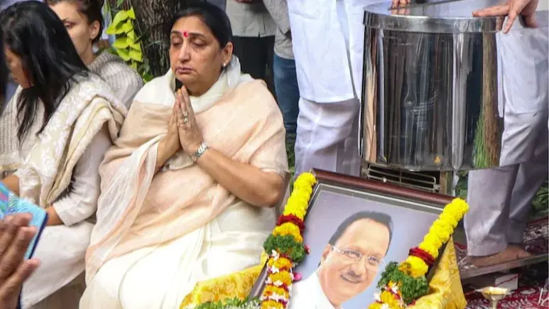 സംസ്ഥാനത്തെ ആദ്യവനിതാ ഉപമുഖ്യമന്ത്രിയായി സുനേത്ര പവാർ : സത്യപ്രതിജ്ഞ നാളെ