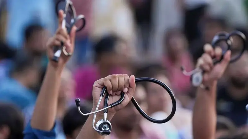 മെഡിക്കല്‍ കോളജ് ഡോക്‌ടര്‍മാരുടെ സമരം ഇന്ന് മുതല്‍