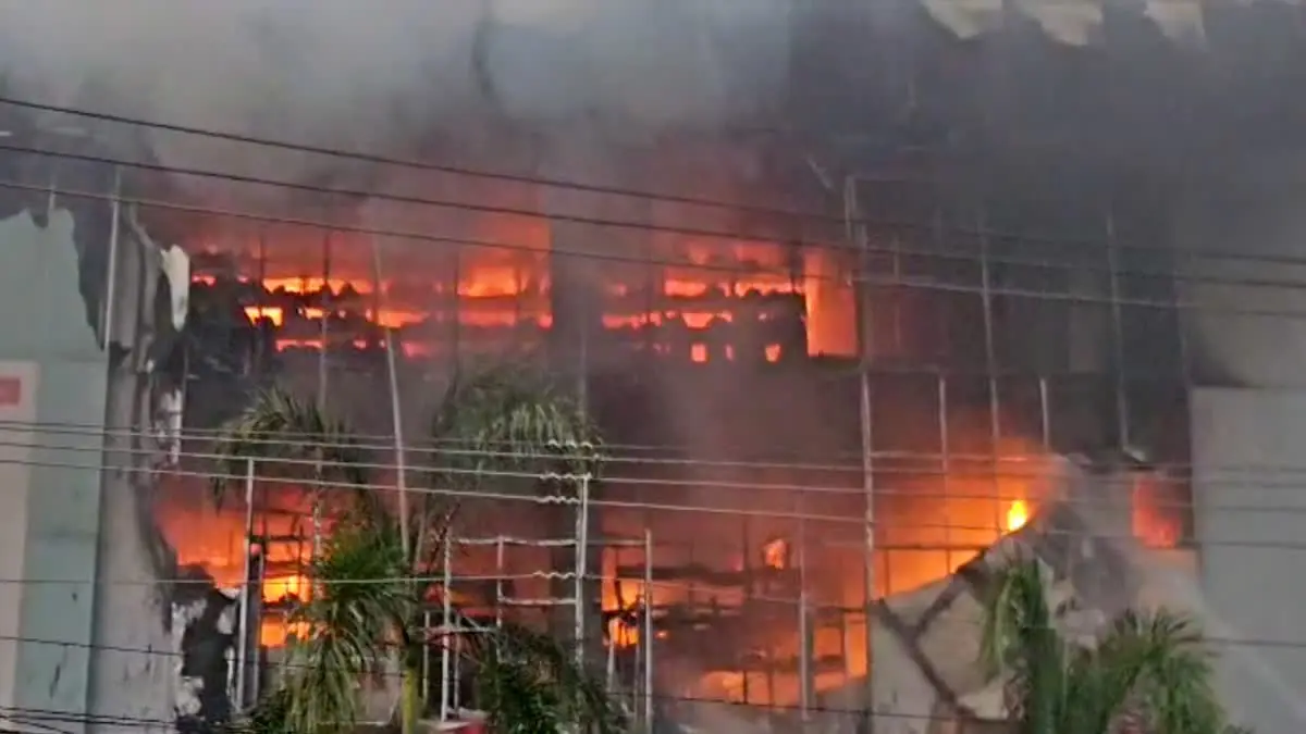 കോഴിക്കോട് ജയലക്ഷ്മി സിൽക്സിൽ വൻ തീപിടിത്തം