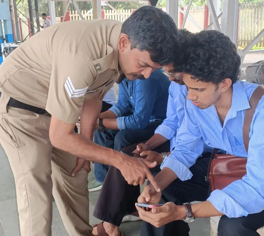 യാത്ര സുരക്ഷിതവും സുഗമവുമാക്കാൻ 'പൊൽ-ആപ്പി'ൽ 5 പുതിയ സേവനങ്ങൾ, റെയിൽ മൈത്രി വരുന്നു