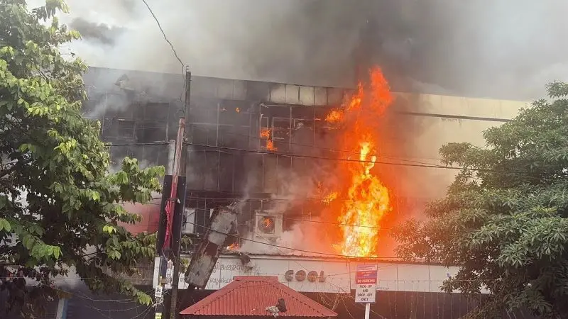 ജയലക്ഷ്മി സിൽക്ക്സിലെ തീപിടിത്തത്തിൽ പരിശോധന ഇന്ന്