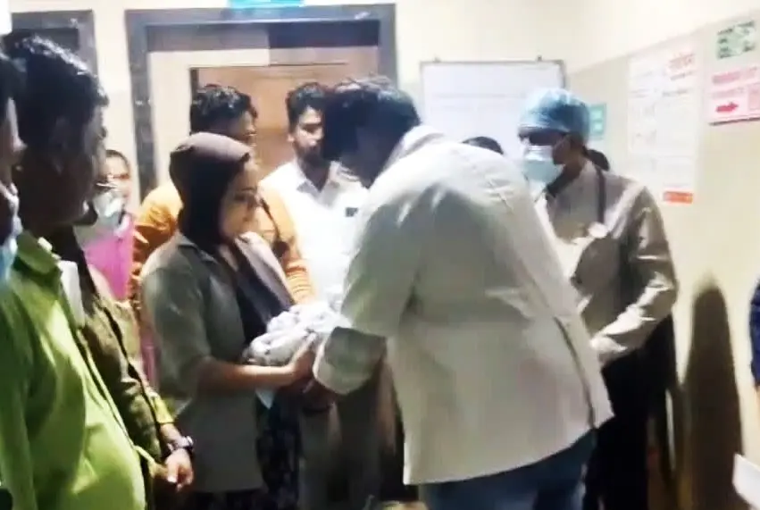 ജനിച്ച് 5 ദിവസത്തിന് ശേഷം മരണപ്പെട്ട കുഞ്ഞിൻ്റെ ശരീരം മാതാപിതാക്കൾ പഠനത്തിനായി നൽകി