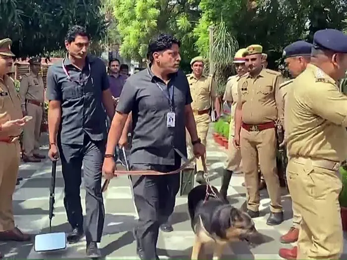 ഡൽഹിയിൽ സ്കൂളിനെതിരെ വീണ്ടും ബോംബ് ഭീഷണി