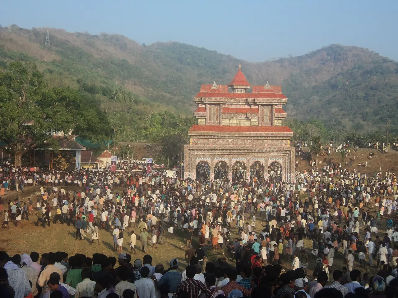 നാളെ ഉത്രാളിക്കാവ് പൂരം