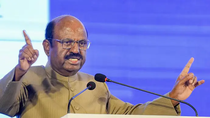 പശ്ചിമ ബംഗാള് ഗവര്ണര് സി വി ആനന്ദബോസ് രാജിവെച്ചു.