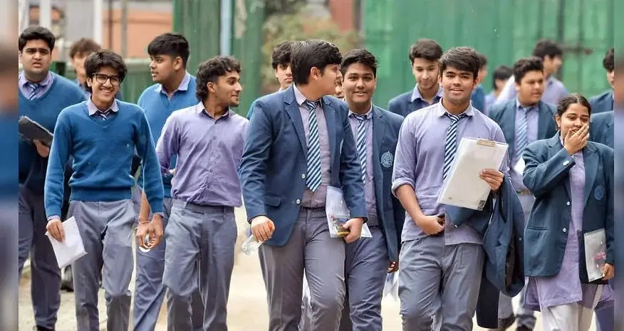 പശ്ചിമേഷ്യൻ സംഘർഷം : ഗൾഫ് രാജ്യങ്ങളിൽ സിബിഎസ്ഇ പന്ത്രണ്ടാം ക്ലാസ് പരീക്ഷകൾ മാറ്റിവച്ചു
