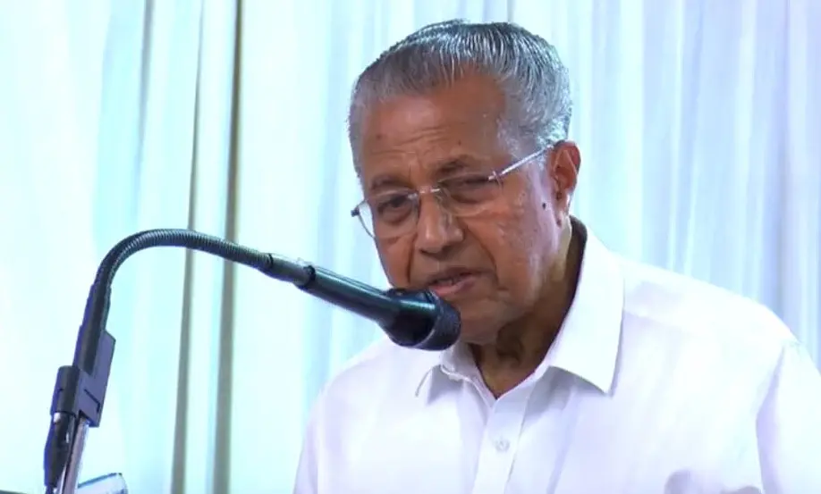 സൈബർ ആക്രമണത്തിൽ മമ്മൂട്ടിയോട് പരസ്യമായി മാപ്പപേക്ഷിച്ച് മുഖ്യമന്ത്രി