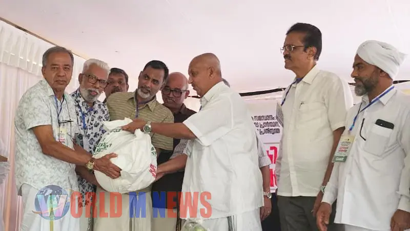 എ.ഐ.കെ.എം.സി.സി മഹാരാഷ്ട്ര കമ്മിറ്റി, പുന്നോൽ മഹൽ കമ്മിറ്റിക്ക് റമദാൻ കിറ്റ് കൈമാറി