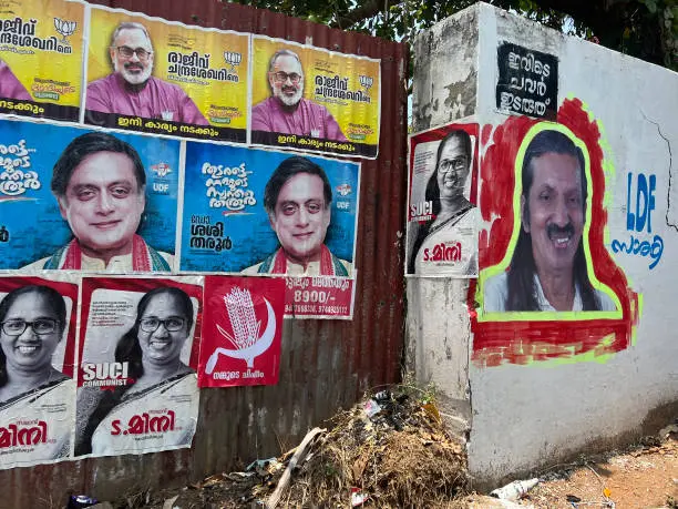 പോസ്റ്ററുകളിലും ലഘുലേഖകളിലും പ്രിന്റർമാരുടെയും പ്രസാധകരുടെയു പേരും വിലാസവും നിർബന്ധമായും രേഖപ്പെടുത്തണം