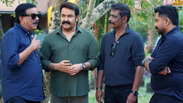 "എൻ്റെ ആദ്യത്തെയും നൂറാമത്തെയും സിനിമയിലെ നായകന്‍ മോഹന്‍ലാല്‍ തന്നെ"; പുതിയ സിനിമ  പ്രഖ്യാപിച്ച്‌ പ്രിയദർശൻ 