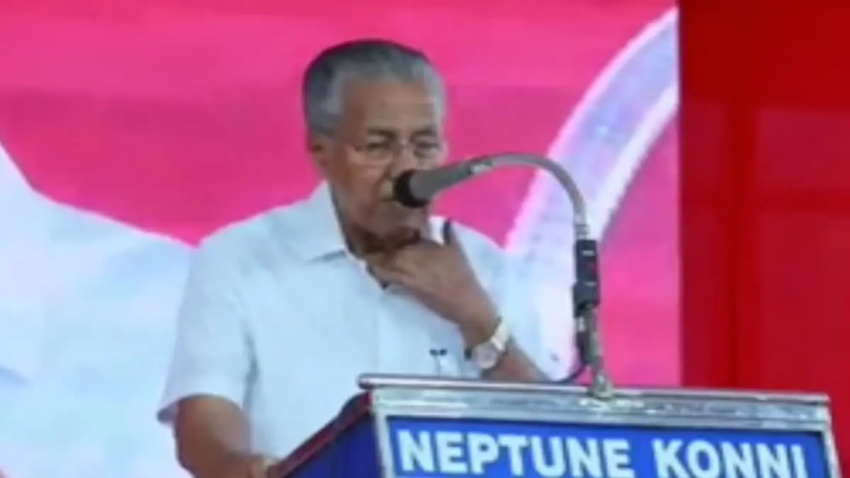 'അത് വീട്ടില് പോയി ചോദിച്ചാല് മതി'; സദസ്സിൽ നിന്നും ചോദ്യം ചോദിച്ച ആളോട് ക്ഷോഭിച്ച് പിണറായി വിജയൻ