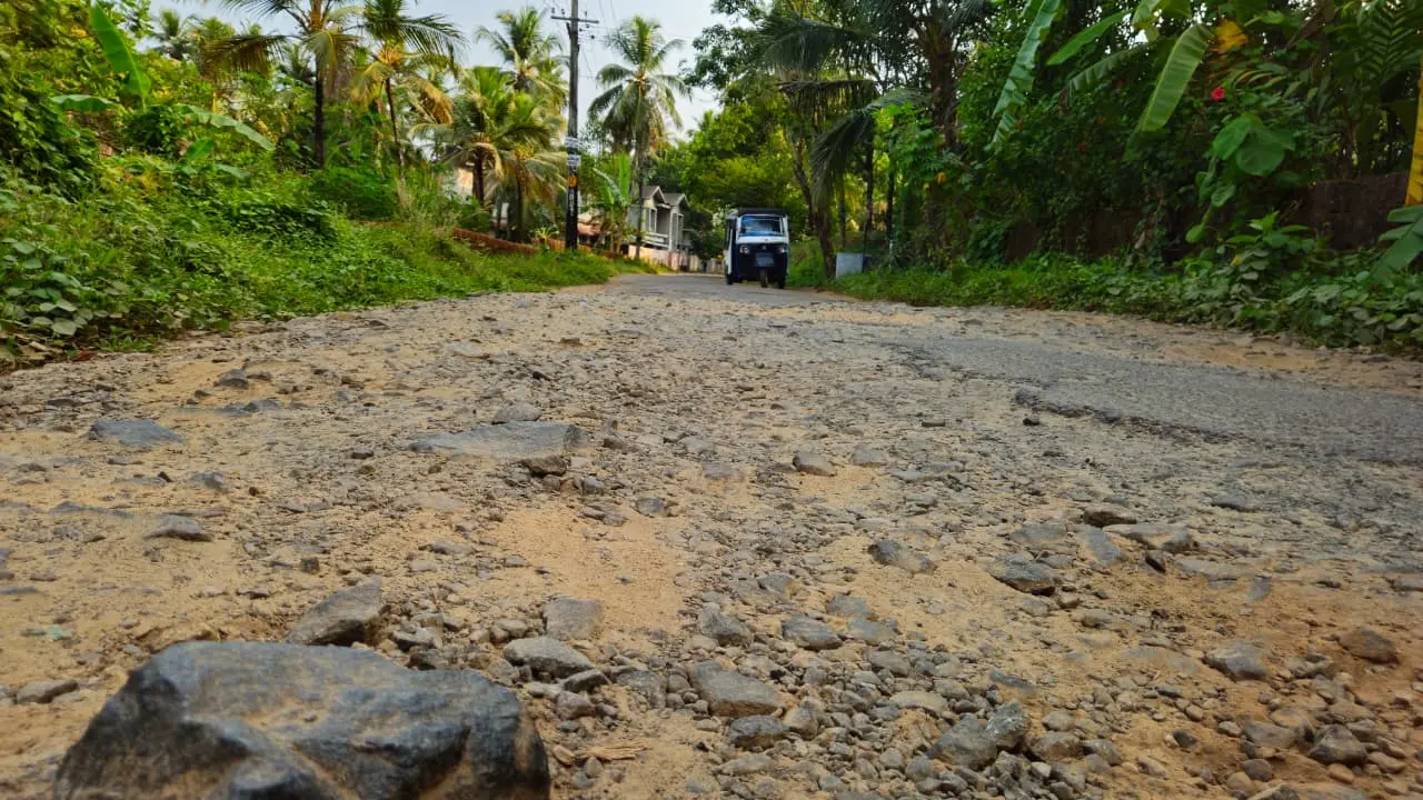 'റോഡില്ലെങ്കിൽ വോട്ടില്ല': പേരട്ട -മട്ടിണി പ്രദേശവാസികൾ തെരഞ്ഞെടുപ്പ് ബഹിഷ്കരിക്കും
