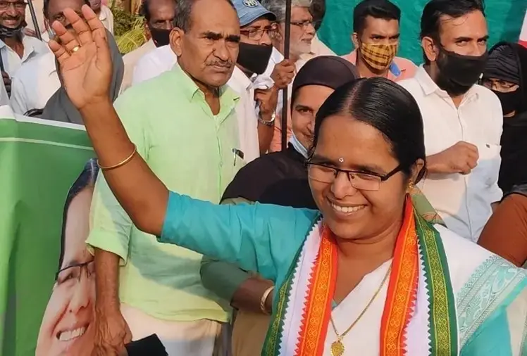 കോൺഗ്രസ്സിലെ ഒരുവിഭാഗം നേതാക്കള് തന്നെ ചതിച്ച് തോല്പ്പിച്ചെന്ന് മുന് മന്ത്രി പികെ ജയലക്ഷ്മി