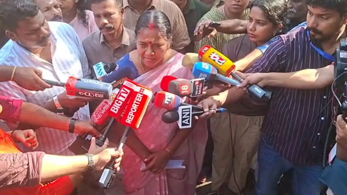 "ദളിത് പെണ്‍കുട്ടിയെ പീഡിപ്പിക്കുന്നത് ഷാഫി പറമ്പിലിന് വീഡിയോ കോള്‍ ചെയ്‌തു",  ഗുരുതര ആരോപണവുമായി ശോഭ സുരേന്ദ്രൻ