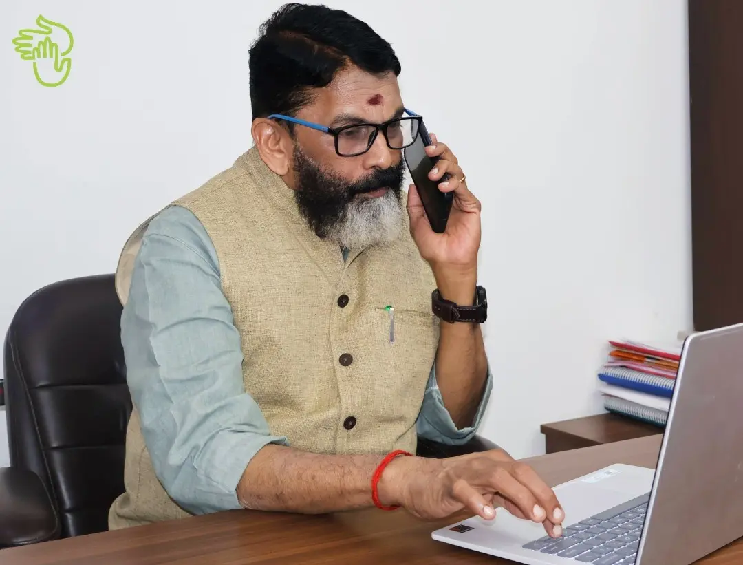 എച്ച്‌.ആർ.ഡി.എസ്  സെക്രട്ടറി അജി കൃഷ്ണനെതിരെ പീഡന പരാതി