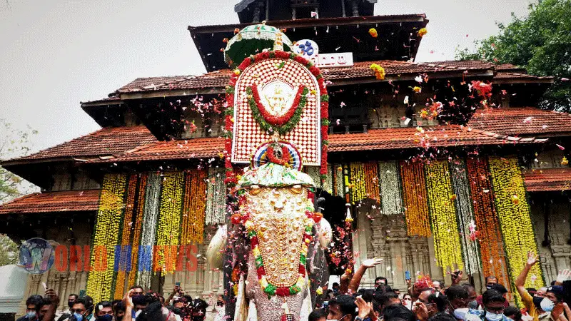തൃശൂർ പൂരത്തിന് വിളംബരമായി : നാളെ തൃശൂർ പൂരം