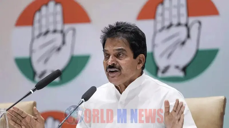 "കെസി വേണുഗോപാല് മുഖ്യമന്ത്രിയാകണം" :ക്ഷേത്രത്തിൽ കളഭ തുലാഭാരം നടത്തി കോണ്ഗ്രസ് ഭക്തൻ