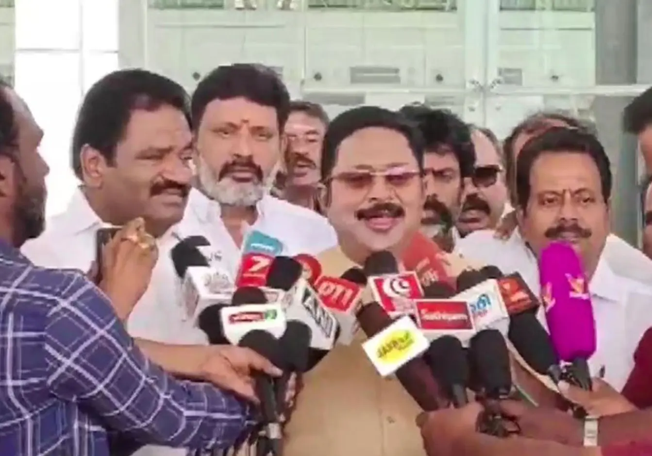 "ടിവികെ കുതിരക്കച്ചവടം നടത്തി" : ടിടിവി ദിനകരന്‍