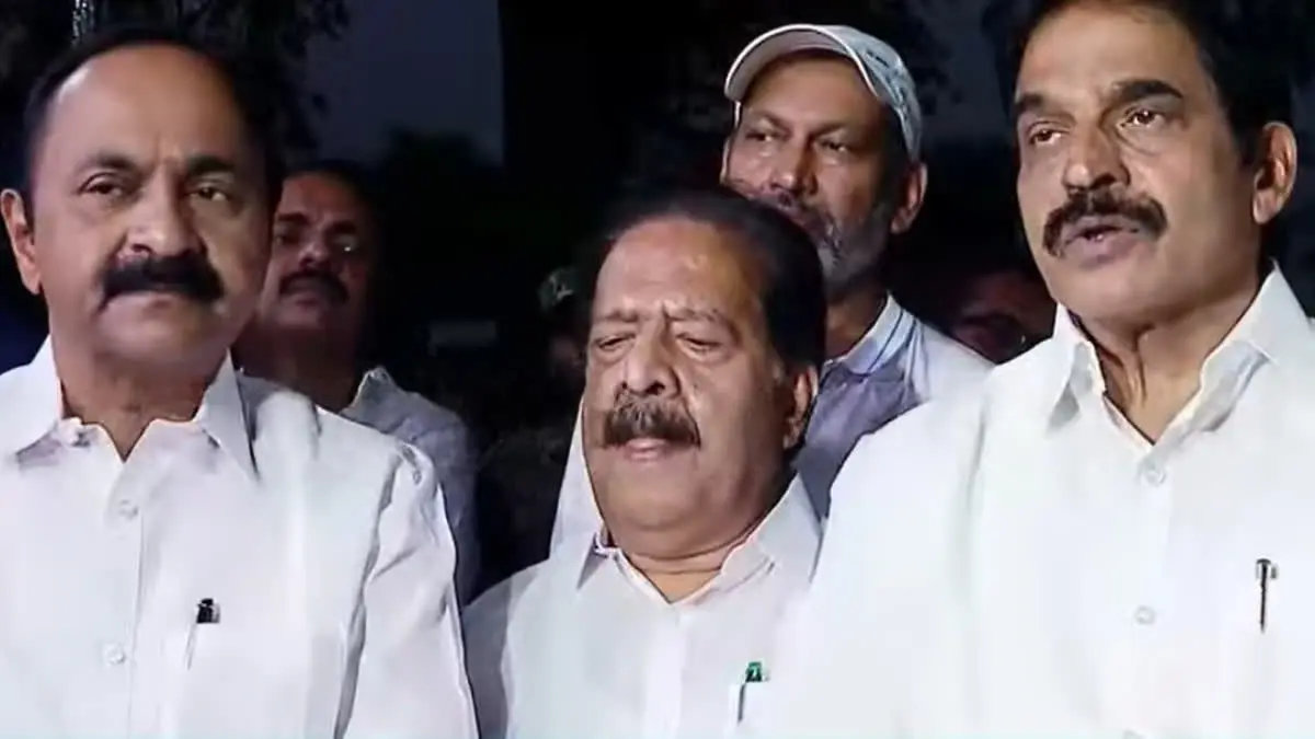 മൂന്നുമണിക്കൂർ നീണ്ട യോഗത്തിലും  മുഖ്യമന്ത്രിയെ കണ്ടെത്താനാവാതെ ഹൈക്കമാൻഡ് 