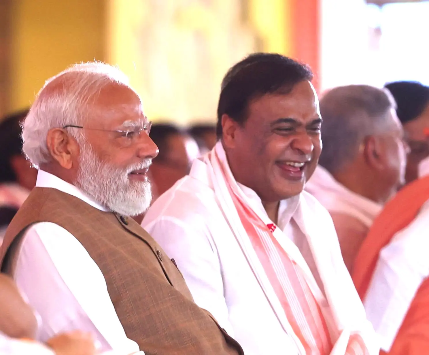 അസം മുഖ്യമന്ത്രിയായി ഹിമന്ത ബിശ്വ ശർമ്മ സത്യപ്രതിജ്ഞ ചെയ്തു