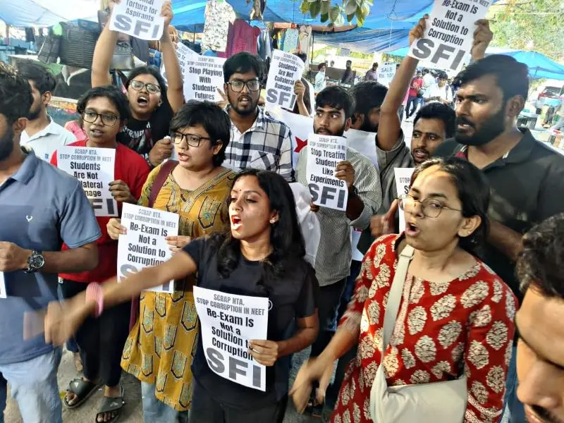 നീറ്റ് പരീക്ഷ ക്രമക്കേടിൽ കേസെടുത്ത് സിബിഐ; പുതിയ പരീക്ഷ തീയതി ഉടനെന്ന് എൻടിഎ